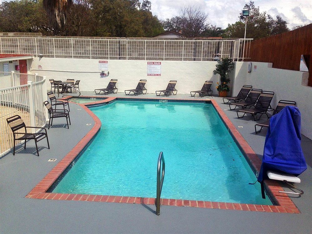 Motel 6-San Antonio, TX - Fiesta Trails Esterno foto