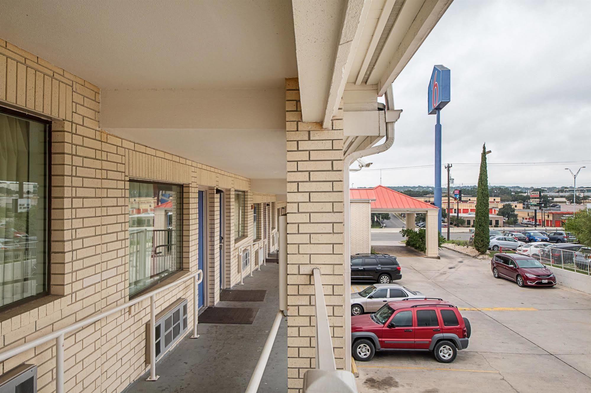Motel 6-San Antonio, TX - Fiesta Trails Esterno foto