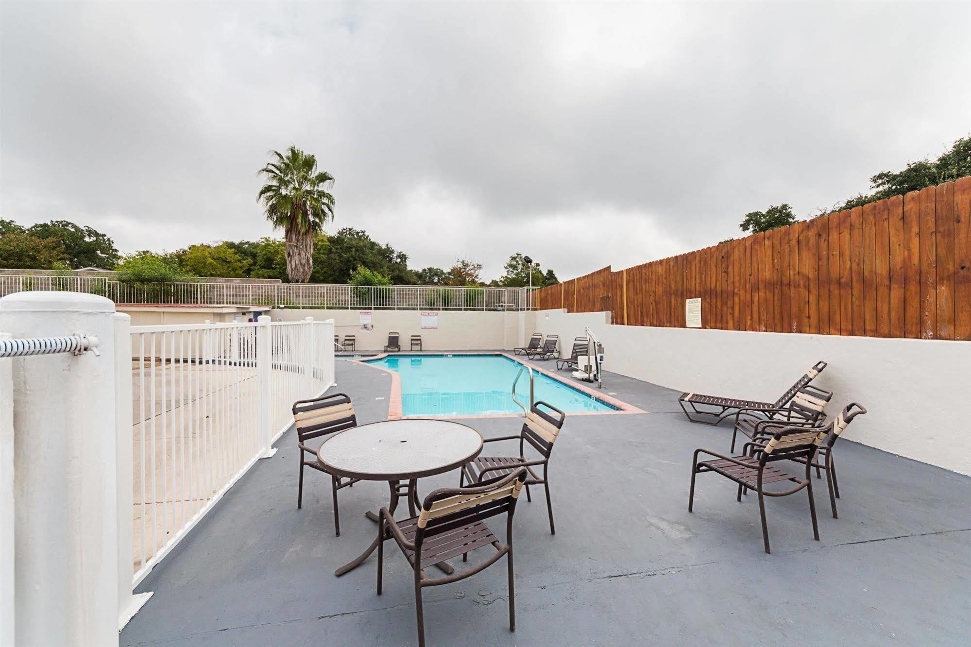Motel 6-San Antonio, TX - Fiesta Trails Esterno foto