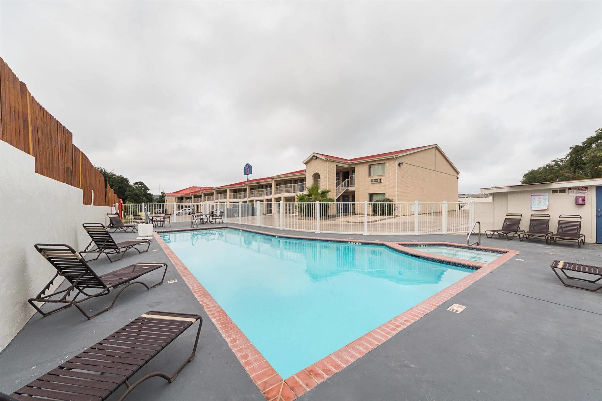 Motel 6-San Antonio, TX - Fiesta Trails Esterno foto