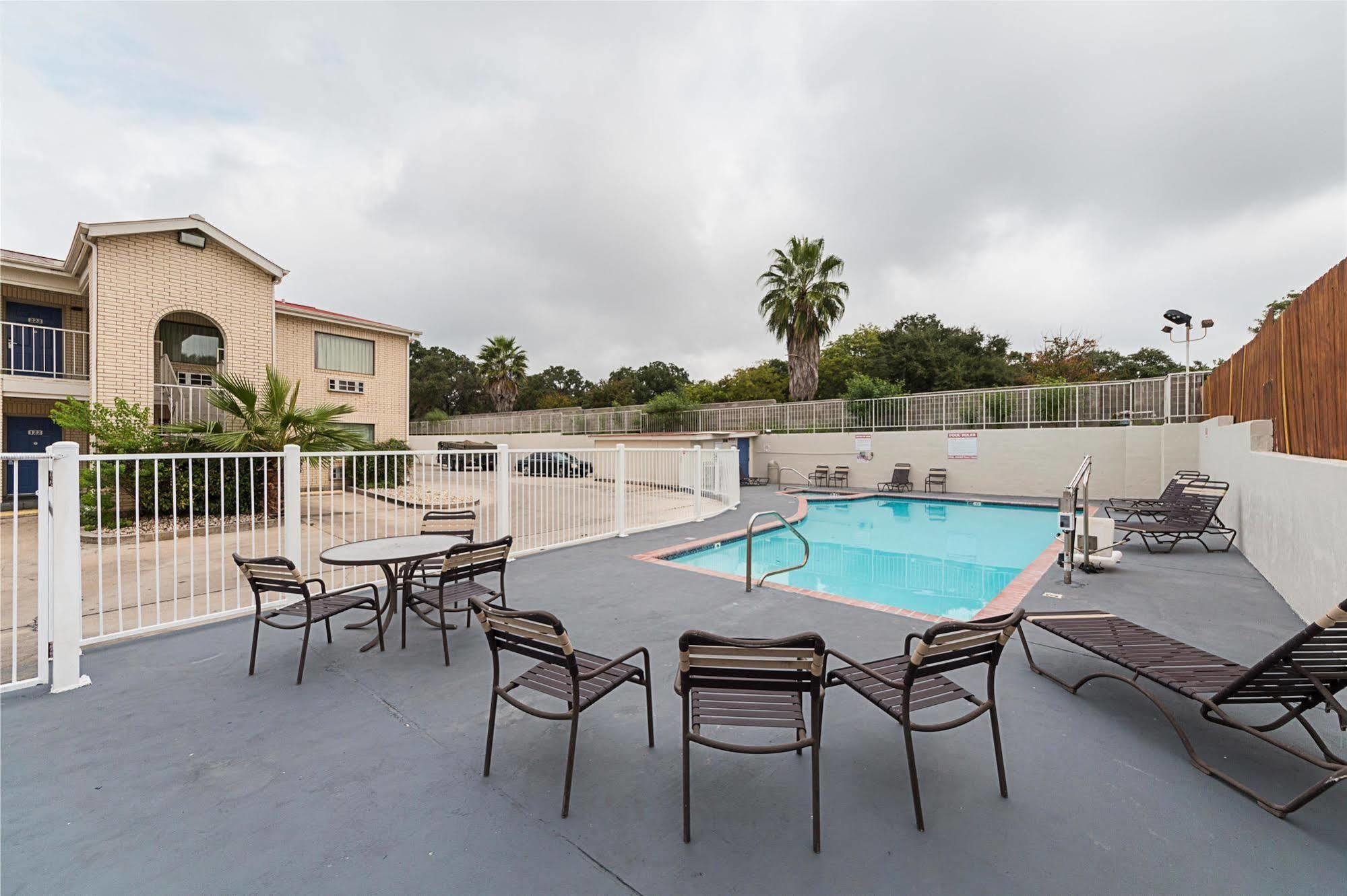 Motel 6-San Antonio, TX - Fiesta Trails Esterno foto