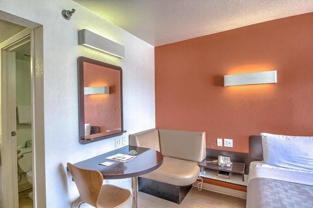 Motel 6-San Antonio, TX - Fiesta Trails Esterno foto